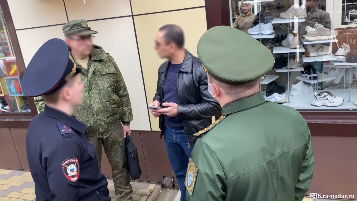 В Краснодаре продолжаются проверки о постановке на воинский учет бывших иностранцев, приобретших гражданство России