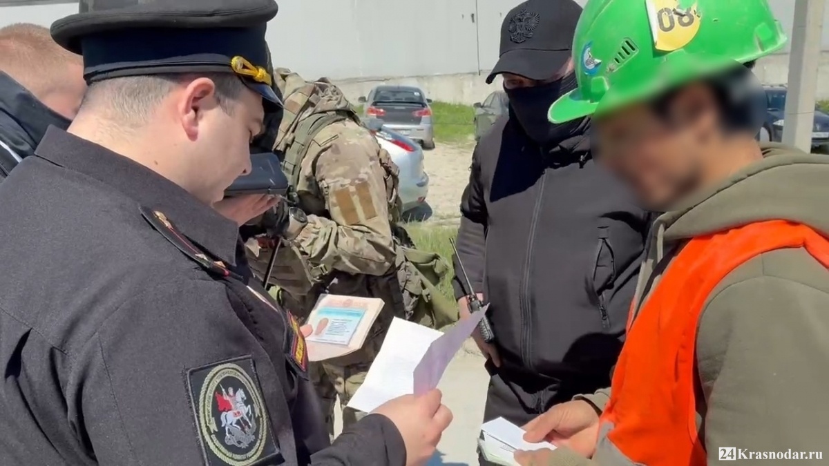 В Новороссийске Краснодарского края проведена очередная проверка о постановке на воинский учет бывших иностранцев, получивших гражданство России