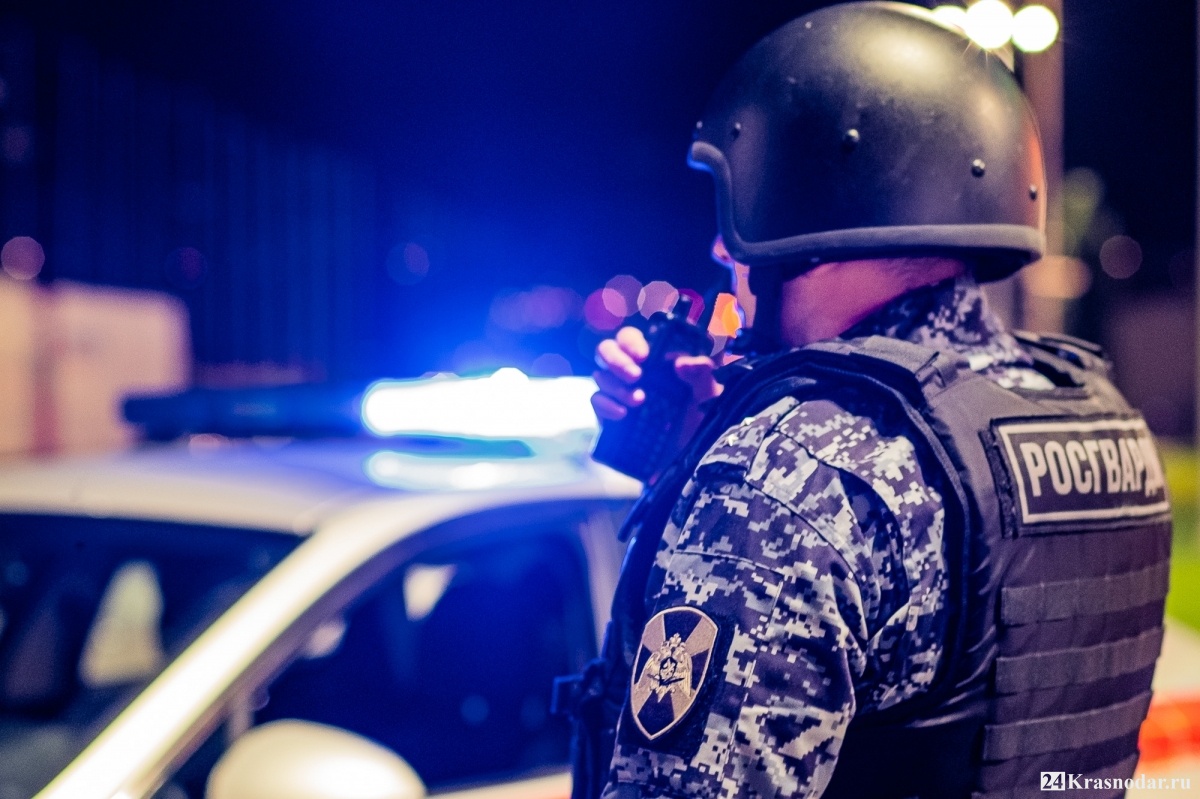 В Анапе сотрудники Росгвардии задержали нарушителя правопорядка, выдававшего себя за постояльца отеля