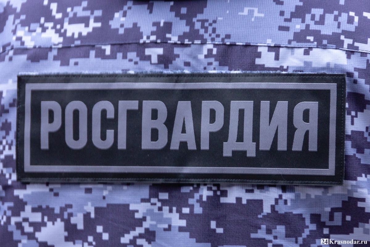 В Краснодаре сотрудники Росгвардии задержали двух мужчин, находившихся в федеральном розыске