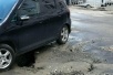 Автомобиль проваливается под землю