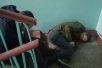 Бомжи в подъезде