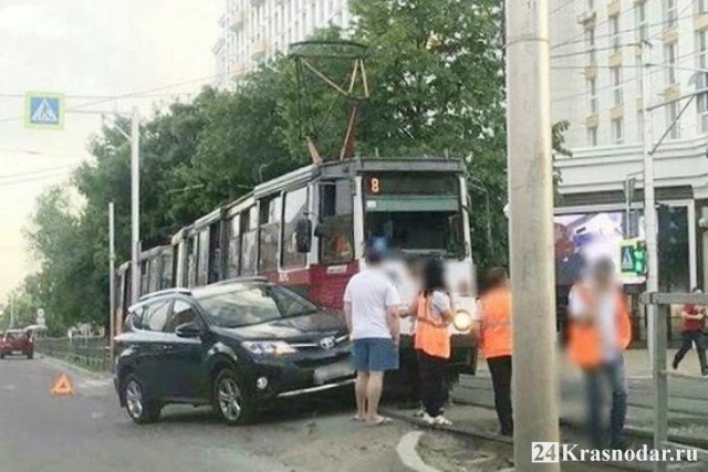 Джип против трамвая – 24krasnodar.ru 