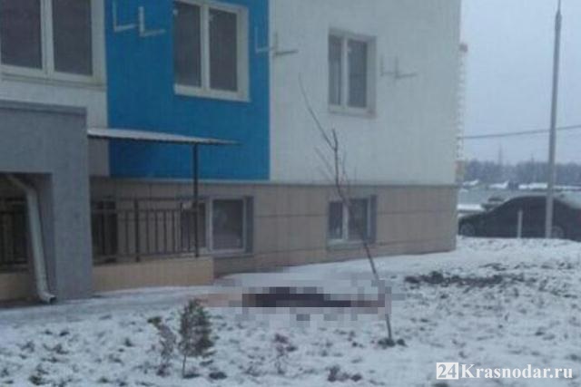 В Краснодаре мужчина выпал из окна – 24Krasnodar.ru 