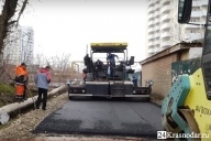 Долго ли прослужит новая дорога,  уложенная в лужи? (ВИДЕО)