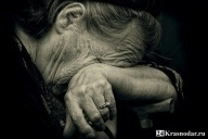 Разбил сердце 89-летней пенсионерке и обокрал её
