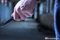 Били по лицу и угрожали зарезать