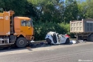 Зажало между грузовиками на улице Новороссийской