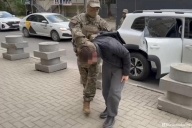 Следил за военными и передавал данные
