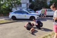 Пытался заколоть бабушку