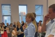 Фактически три смены в школах?